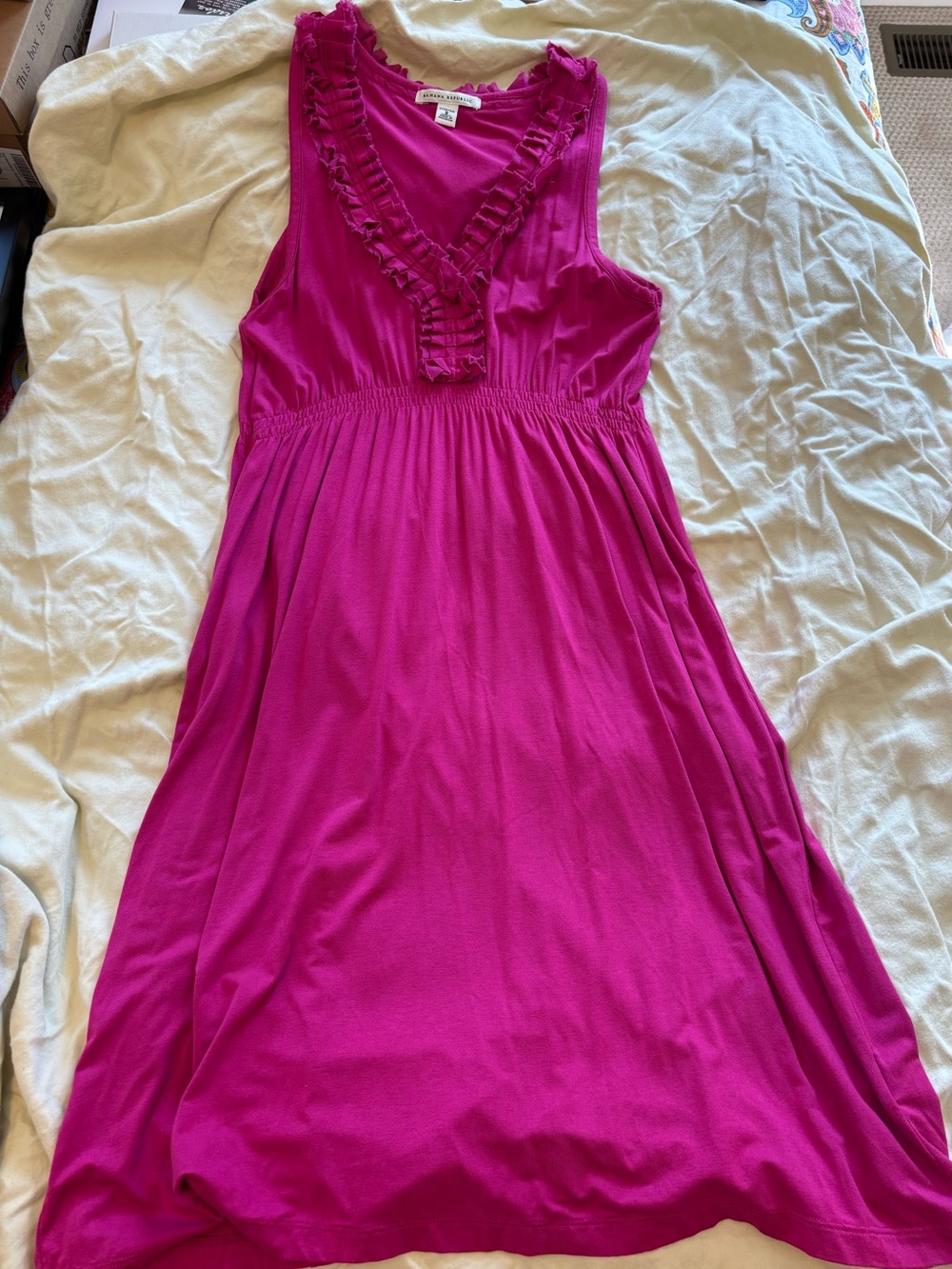 Stretchy Banana Republic Dress - like new! Super comfortable